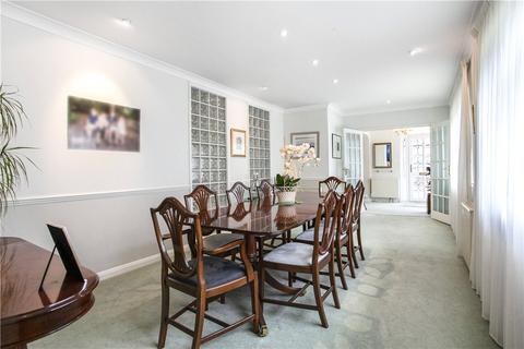 24 Alderside Walk, Englefield Green, Egham, TW20 0LY