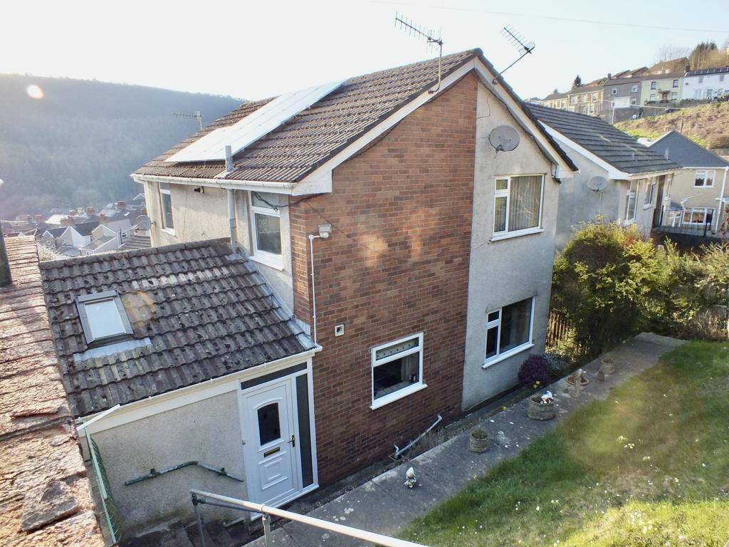 Cwm Farm Road, Six Bells... 3 bed detached house £300,000