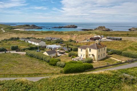 5 bedroom detached house for sale - Mannez, Alderney GY9