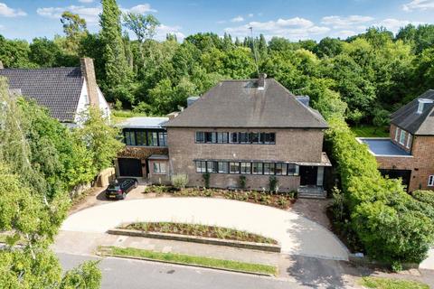 6 bedroom detached house for sale, Neville Drive, London