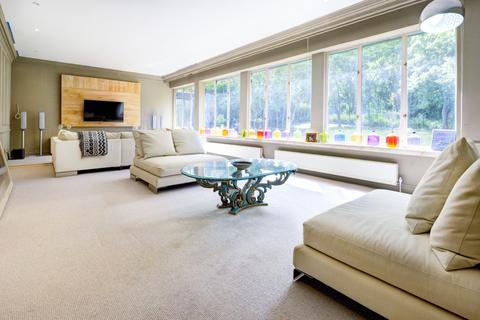 6 bedroom detached house for sale, Neville Drive, London