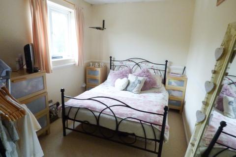 1 bedroom flat to rent, Woodstock, Laindon, SS15