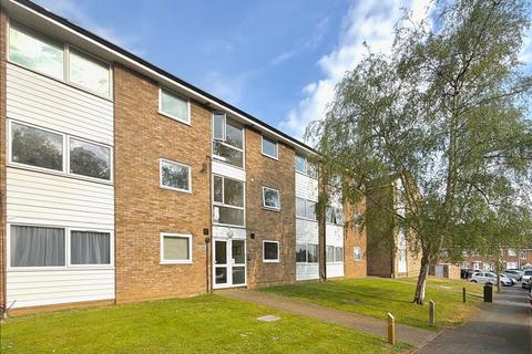 2 bed flat/apartment for rent in Peregrine Close, Garston, WD25