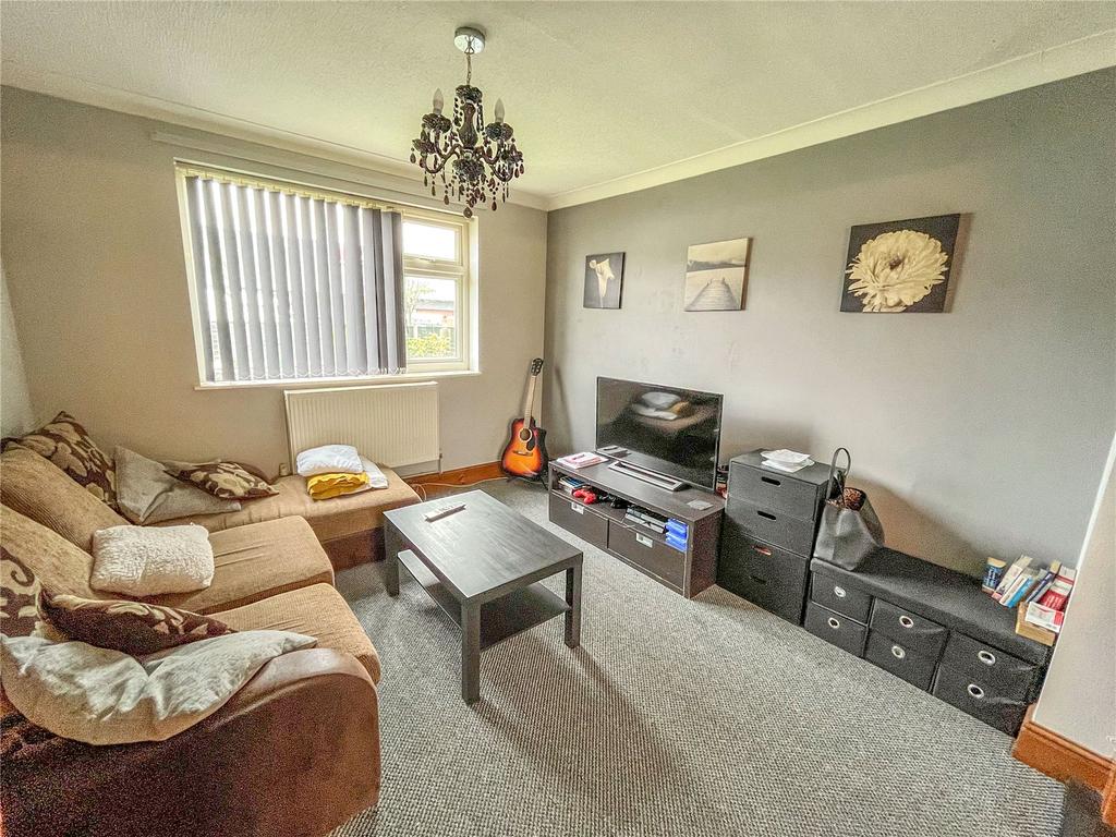 Rowland Road, Scunthorpe, North Lincolnshire, DN16 3 bed semidetached house £135,000