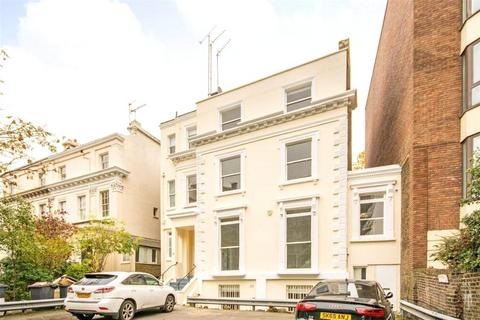 4 bedroom apartment to rent, Finchley Road, St. John's Wood, London, NW8