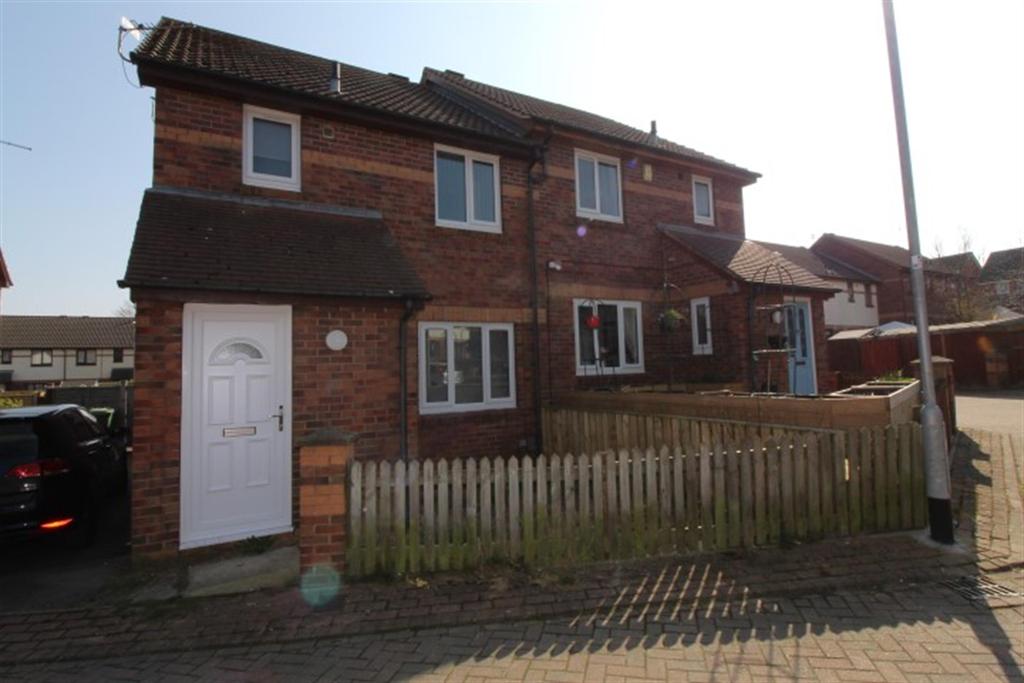 Marlowe Close, LS28 9NT 3 bed semidetached house £825 pcm (£190 pw)