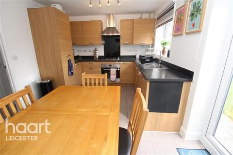 2 bedroom detached house to rent, Watkin Road, Freemans Meadow