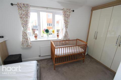 2 bedroom detached house to rent, Watkin Road, Leicester