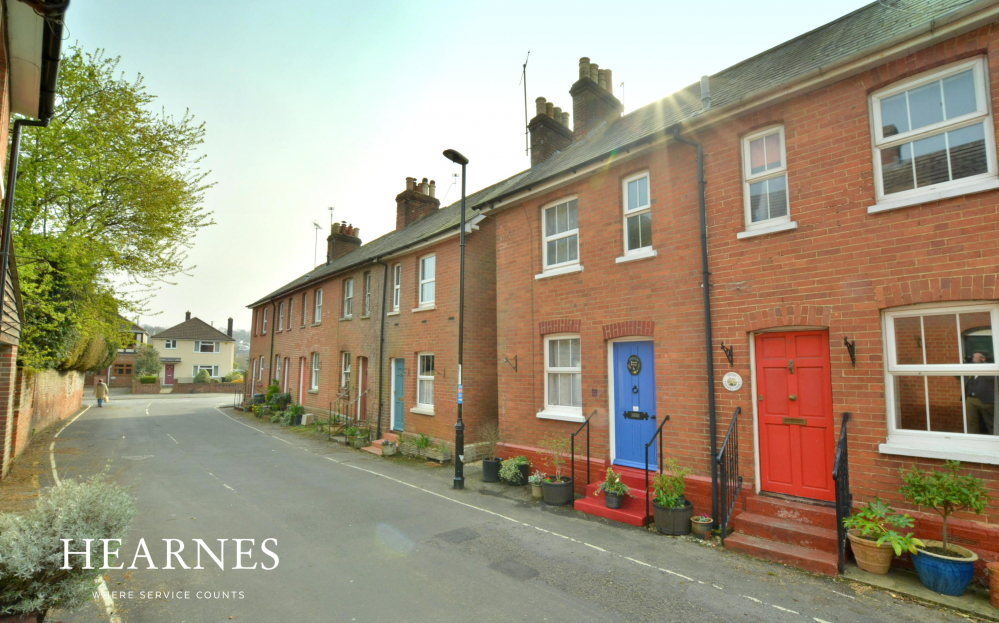 Chapel Lane, Wimborne, Dorset, BH21 1PP 2 bed end of terrace house £