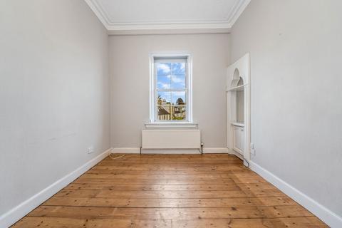 2 bedroom flat to rent, West Catherine Place, Murrayfield, Edinburgh, EH12