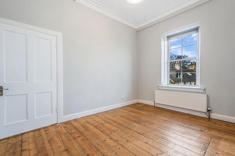 2 bedroom flat to rent, West Catherine Place, Murrayfield, Edinburgh, EH12