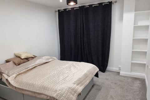 31 Watson Place, London, SE25 5EX