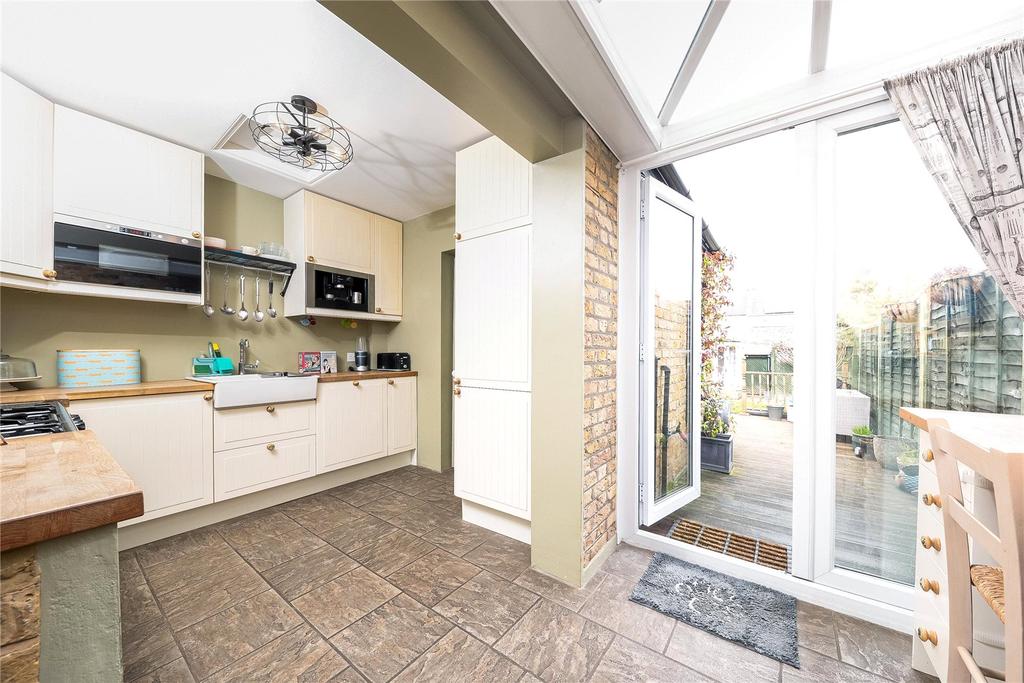 Balfour Road, Bromley, Kent, BR2 2 bed terraced house