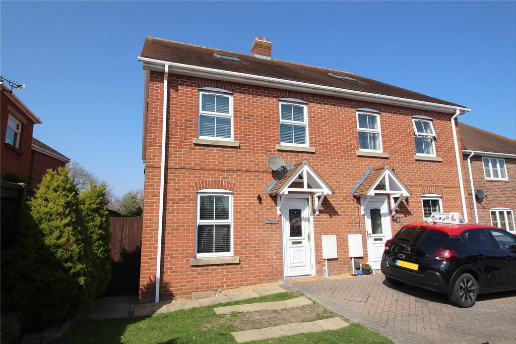 Warsash Road, Warsash, Southampton... 4 bed semidetached house £