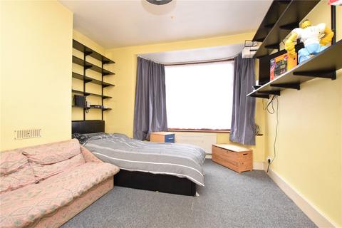 45 Farrance Road, Romford, RM6 6EJ