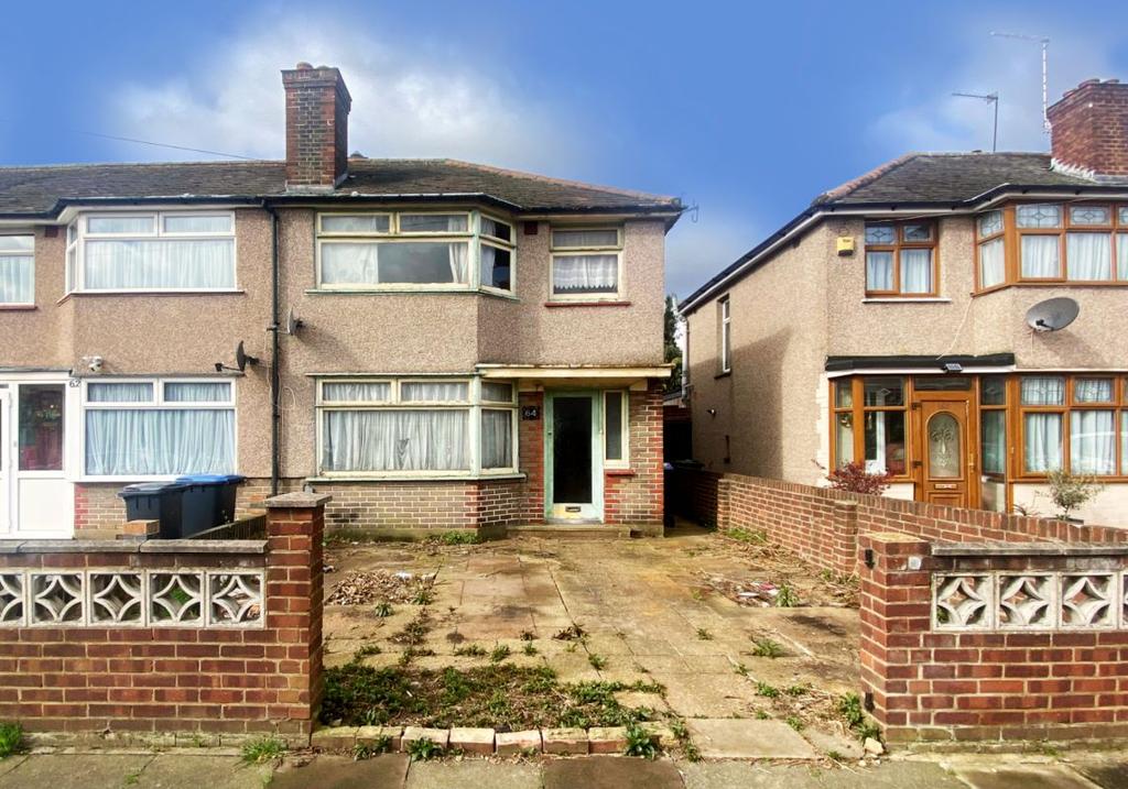 64 Cambourne Avenue, Edmonton, London, N9 8QG 3 bed end of terrace