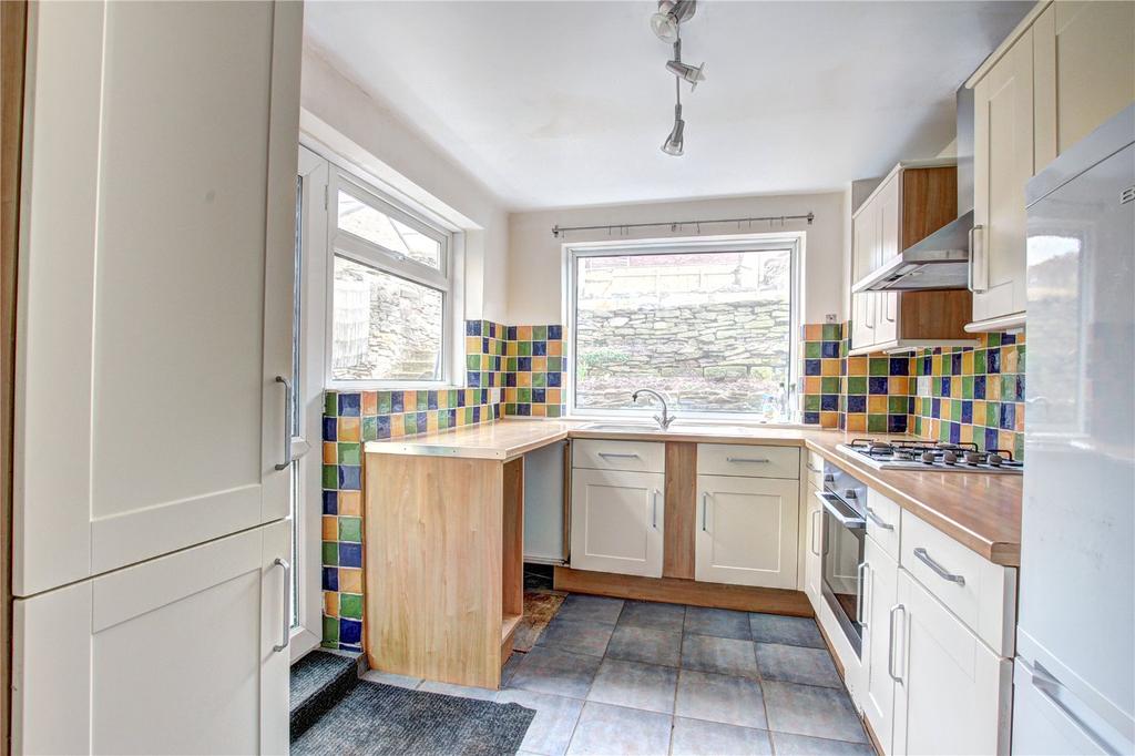 Benfieldside Road, Consett, DH8 3 bed terraced house £675 pcm (£156 pw)