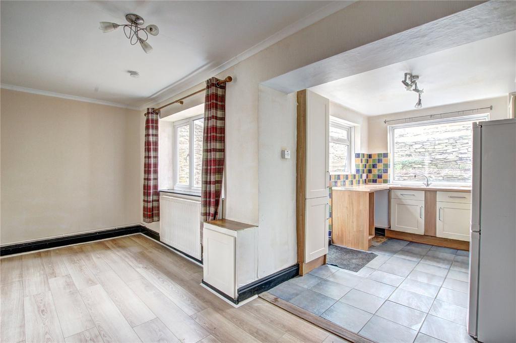 Benfieldside Road, Consett, DH8 3 bed terraced house £675 pcm (£156 pw)