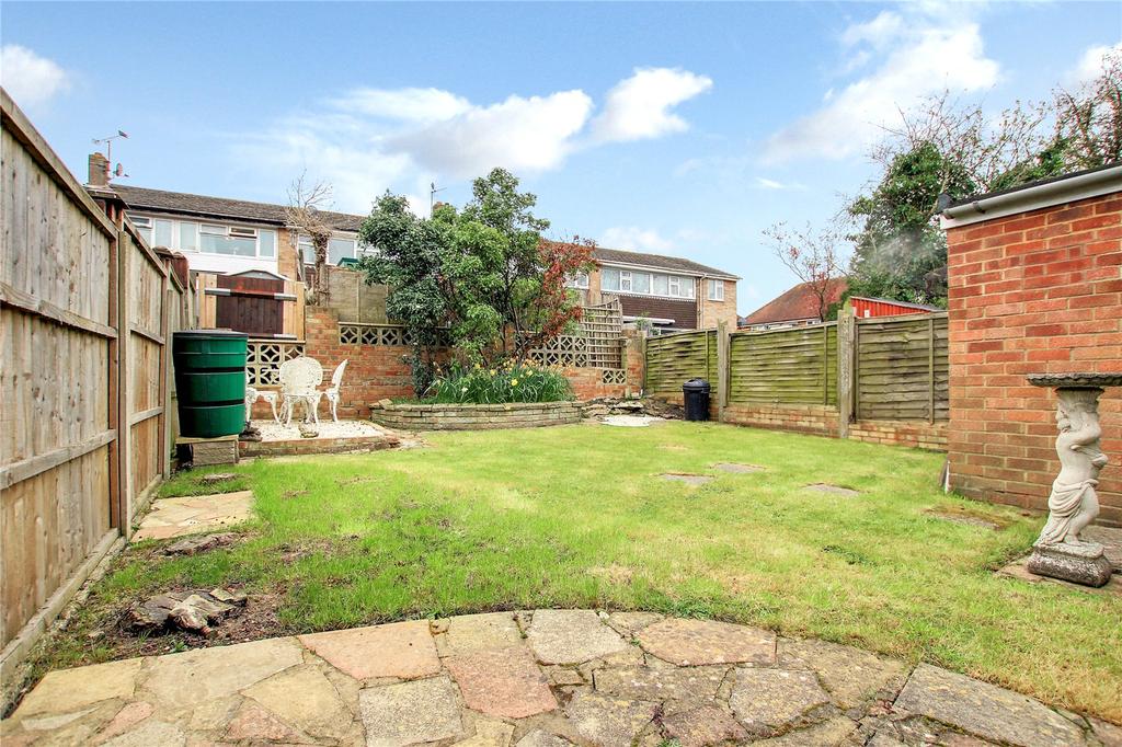 Corinne Close, Reading, Berkshire, RG2 3 bed semidetached house £375,000
