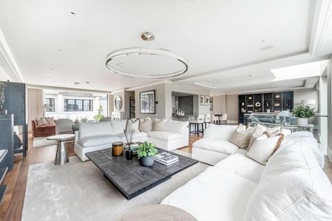 3 bedroom apartment to rent, Young Street, Kensington