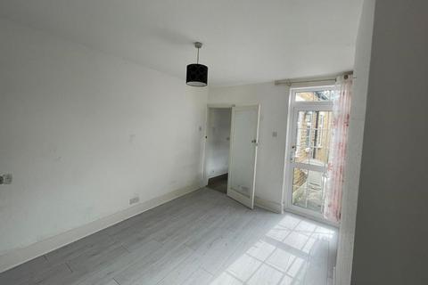 9 Dennett Road, Croydon, CR0 3JD