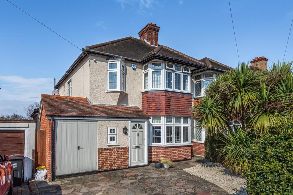 The Crescent, West Wickham 4 bed semidetached house £925,000