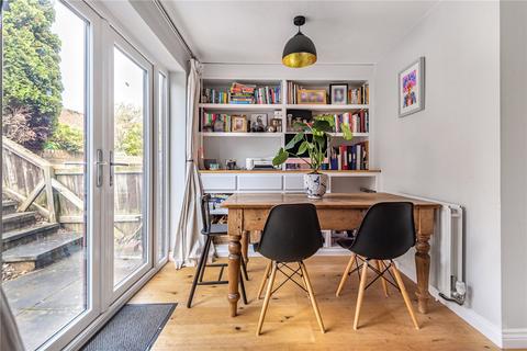 25 Falcon View, Winchester, SO22 4EP