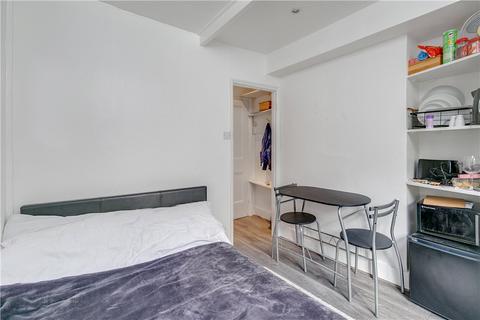 Studio to rent, Old Brompton Road, Earls Court, London, SW5