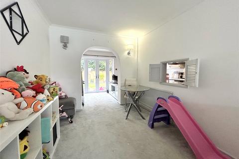 3 bedroom semi-detached house for sale, Oak Avenue, Owlsmoor, Sandhurst, Berkshire, GU47