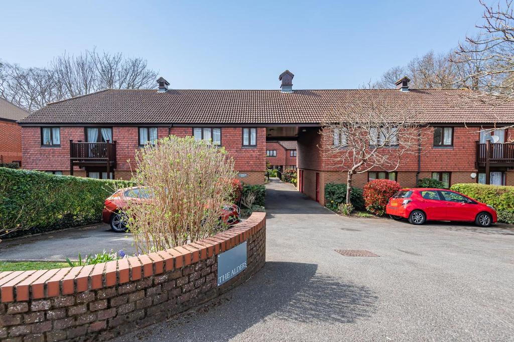 The Alders, West Wickham 2 bed flat £275,000