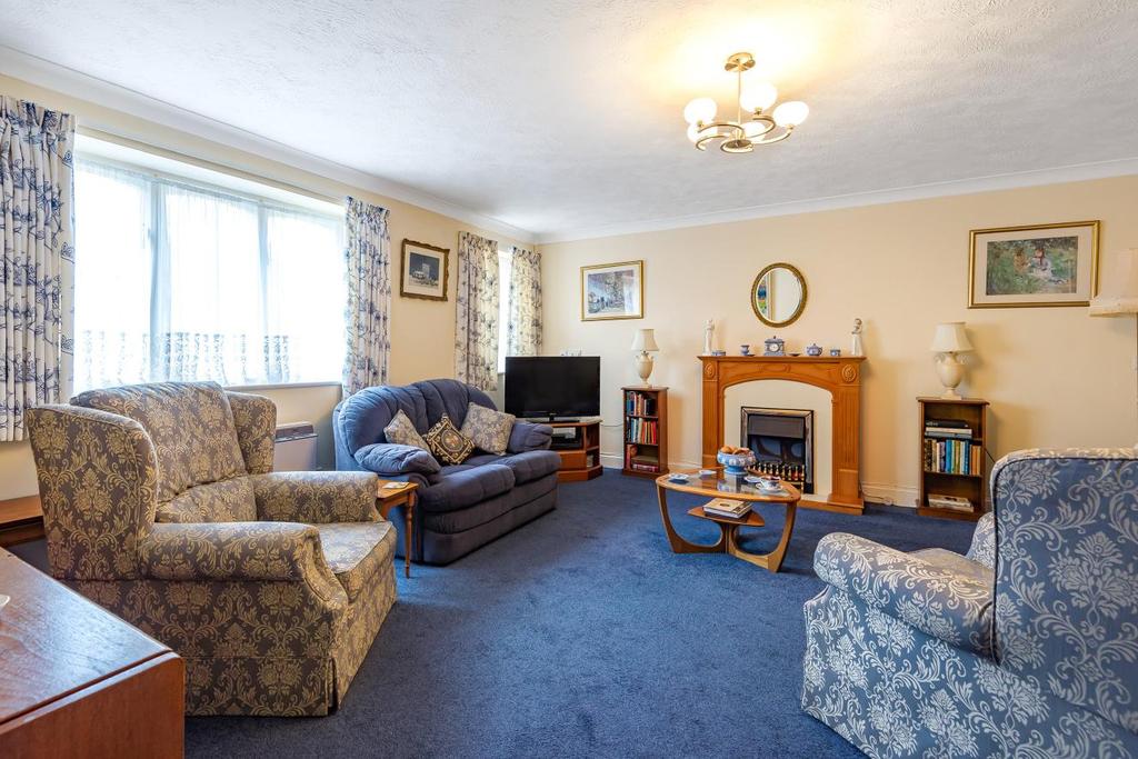 The Alders, West Wickham 2 bed flat £275,000