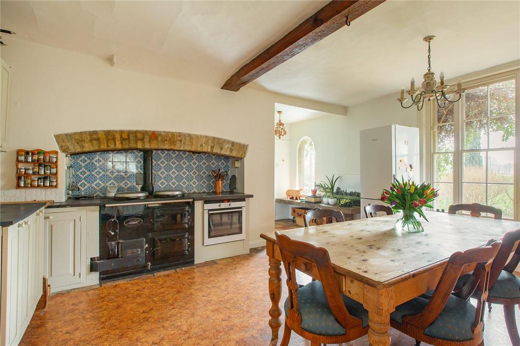 Kitchen/Dining Area