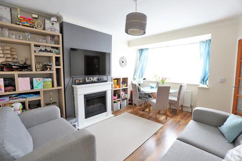 15 Warwick Crescent, Hayes, UB4 8RE