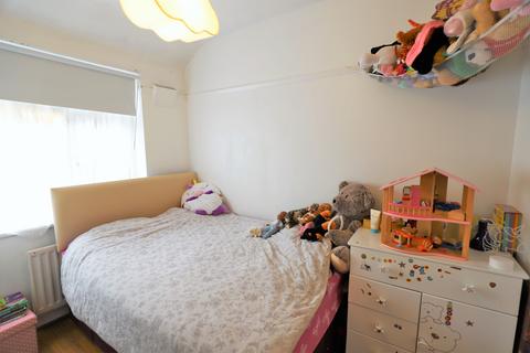 15 Warwick Crescent, Hayes, UB4 8RE