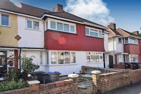 4 bedroom terraced house to rent, Gorringe Park Avenue, Mitcham
