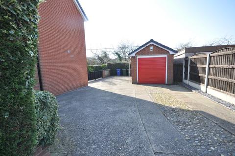 12 Birchwood Close, Thorne, Doncaster, DN8 4HR