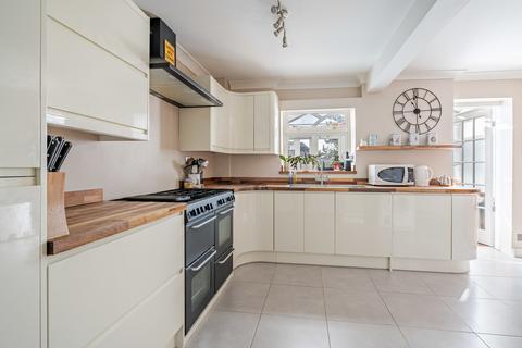4 Hanks Close, Malmesbury, SN16 9UA