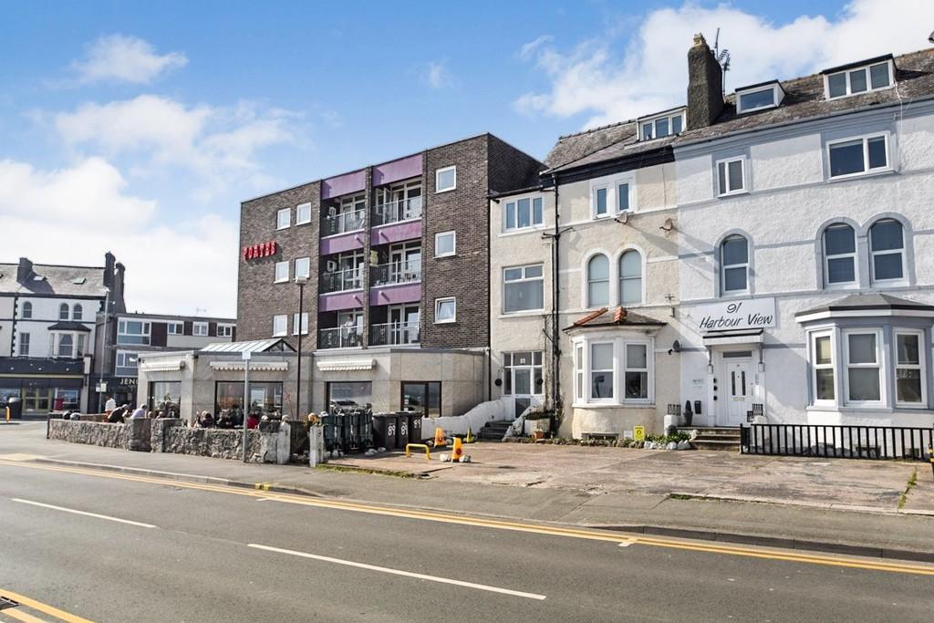 Rhos Promenade, Rhos On Sea 2 bed flat £179,950