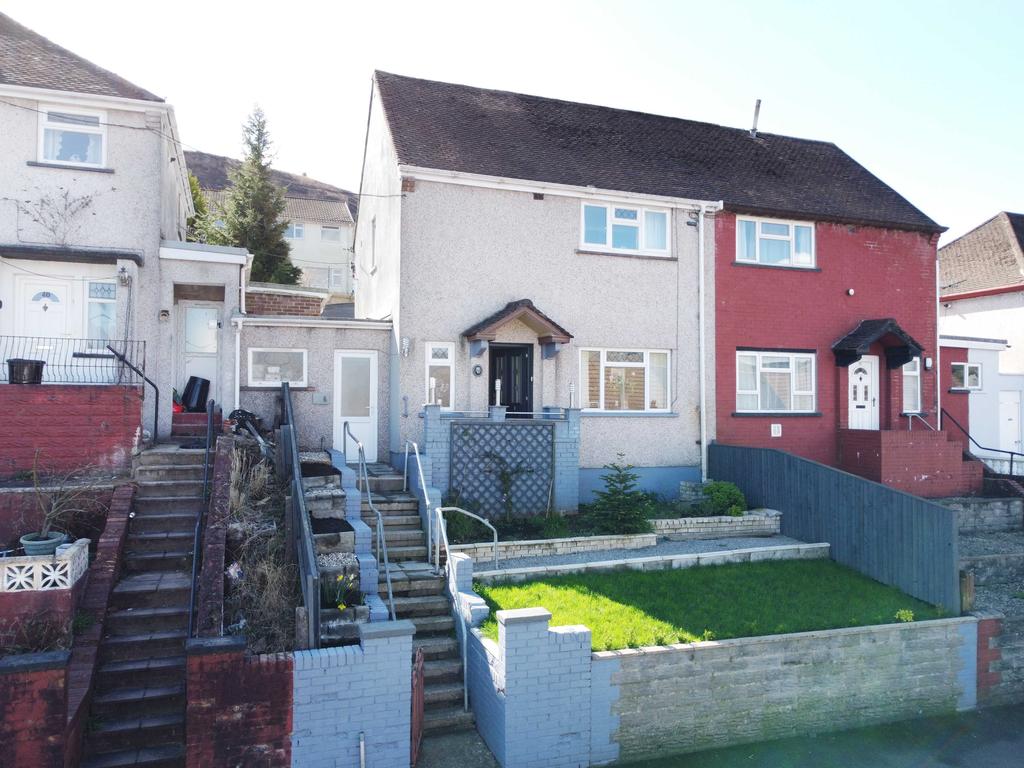 Wyndham Street, Porth, CF39 9HT 2 bed semidetached house £135,000