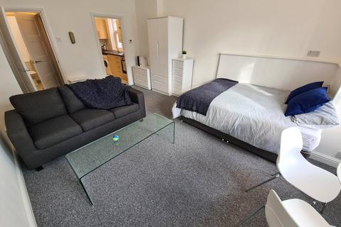 1 bedroom flat to rent, 14-16 Chatham Grove, Manchester, M20