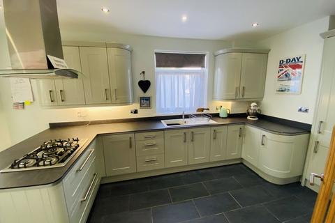 58 Beechwood Avenue, Neath, SA11 3TE