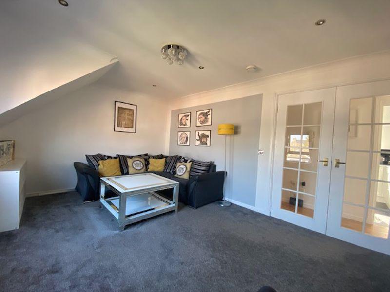 10F James Street, Dalry 2 bed flat £80,000