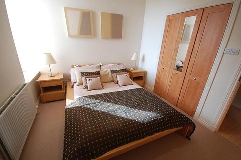 3 bedroom flat to rent, Woodlands Avenue, Cults, AB15