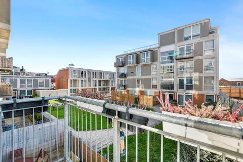 25 Brownell Place, Hanwell, London, W7 3AZ