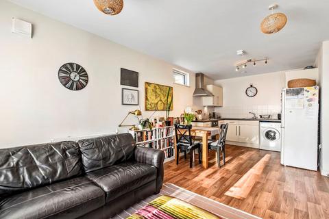 25 Brownell Place, Hanwell, London, W7 3AZ