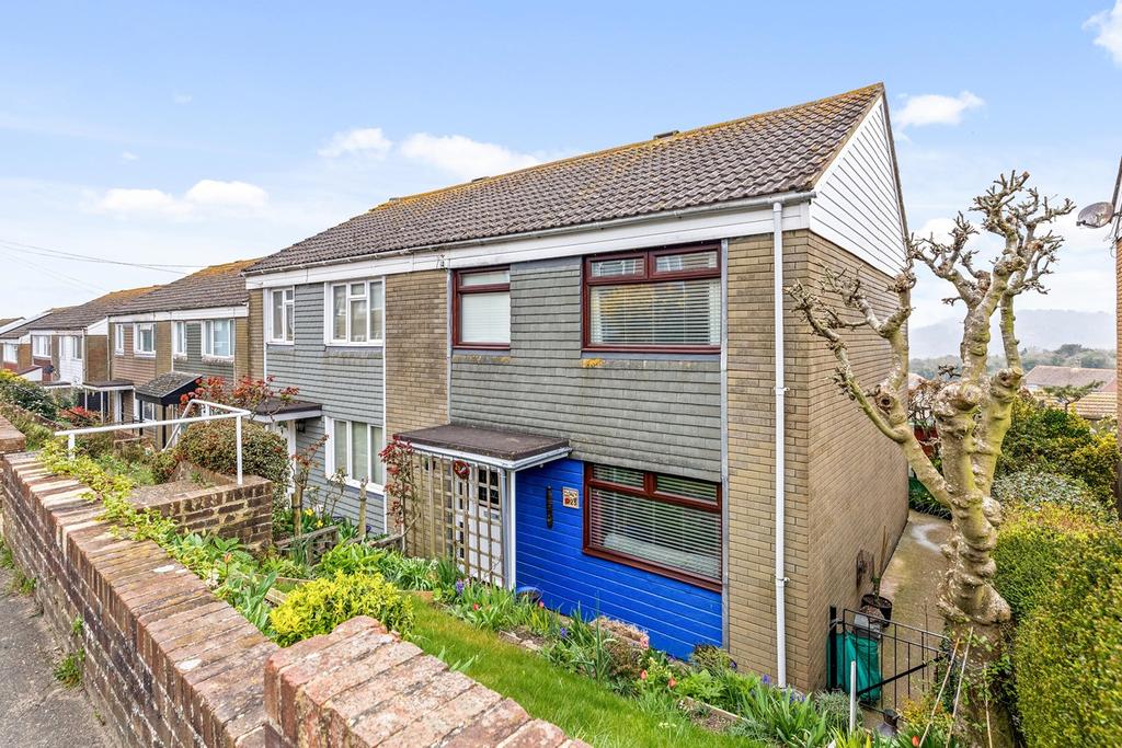 Kimberley Close, Dover, CT16 2 bed semidetached house £200,000