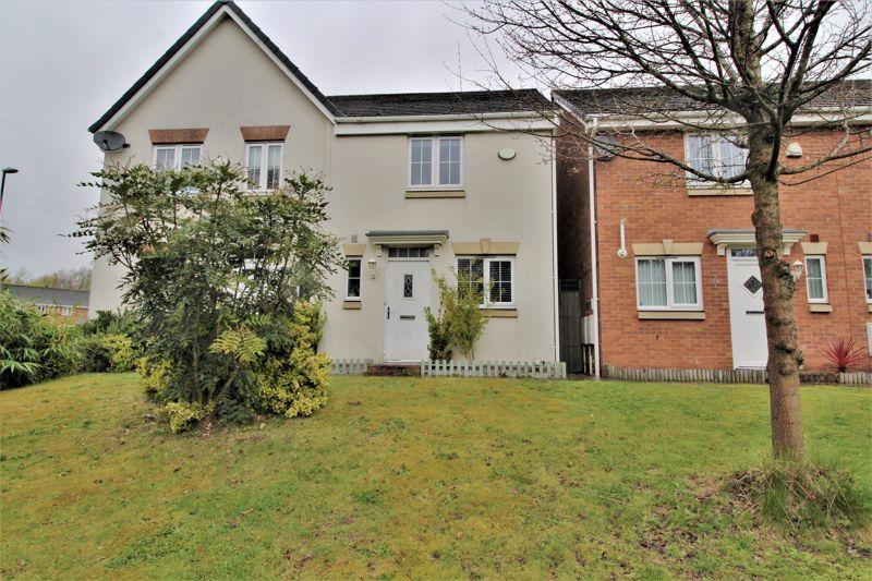 Station Road, Rushall, Walsall, WS4 1ES 2 bed semidetached house £