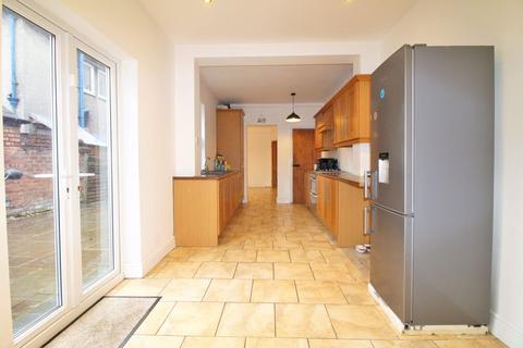 11 Poll Hill Road, Heswall, Wirral, CH60 7SN