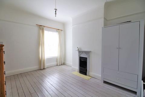 11 Poll Hill Road, Heswall, Wirral, CH60 7SN