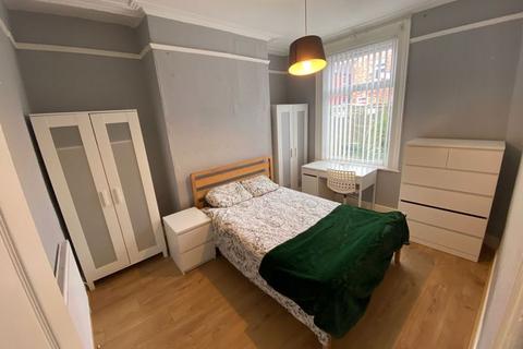 3 bedroom terraced house to rent, 3 Rooms Available in 4 Bed Student House Share